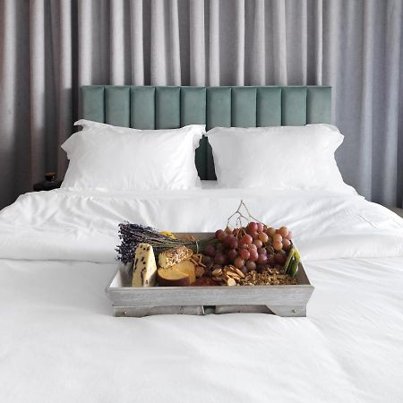 LIV Urban Suites Larnaca Bagian luar foto