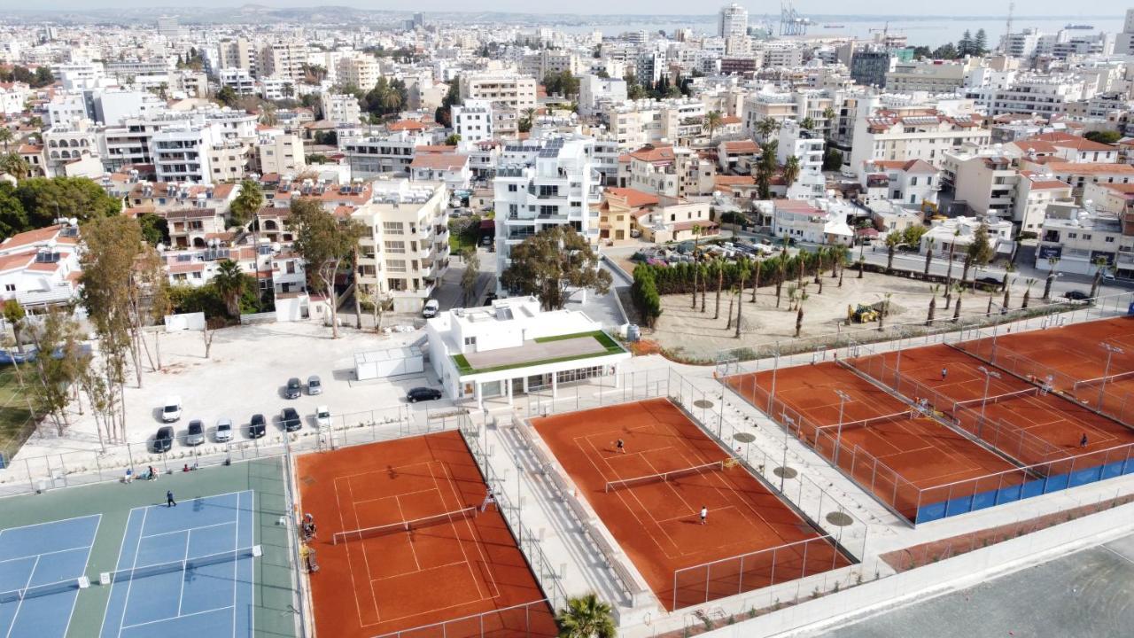 LIV Urban Suites Larnaca Bagian luar foto