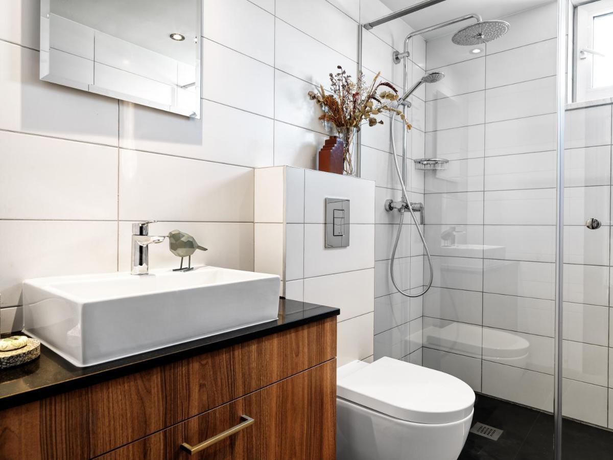 LIV Urban Suites Larnaca Bagian luar foto
