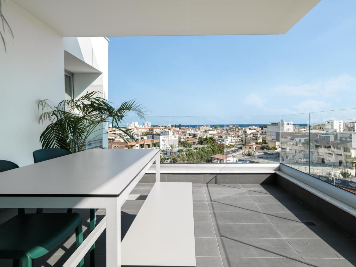 LIV Urban Suites Larnaca Bagian luar foto