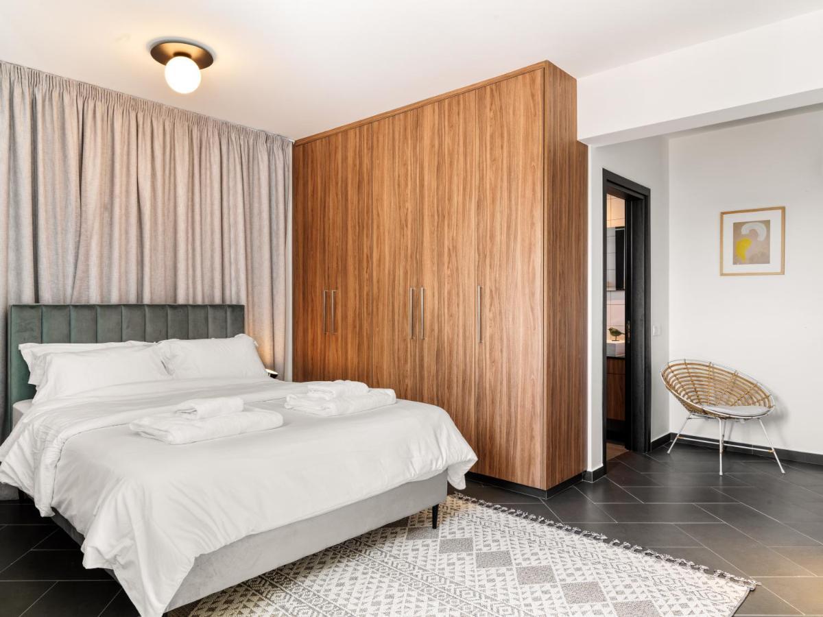 LIV Urban Suites Larnaca Bagian luar foto