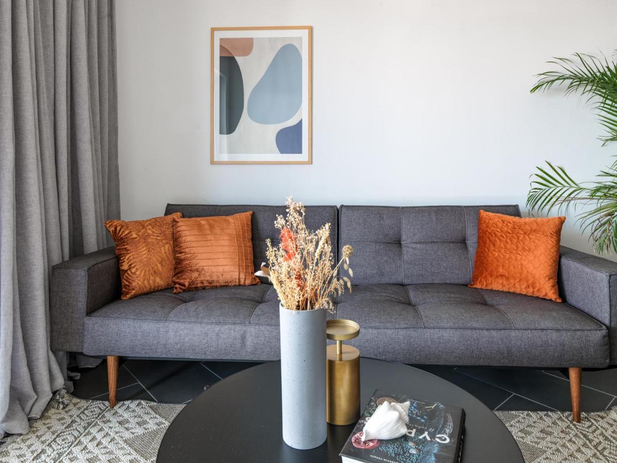 LIV Urban Suites Larnaca Bagian luar foto