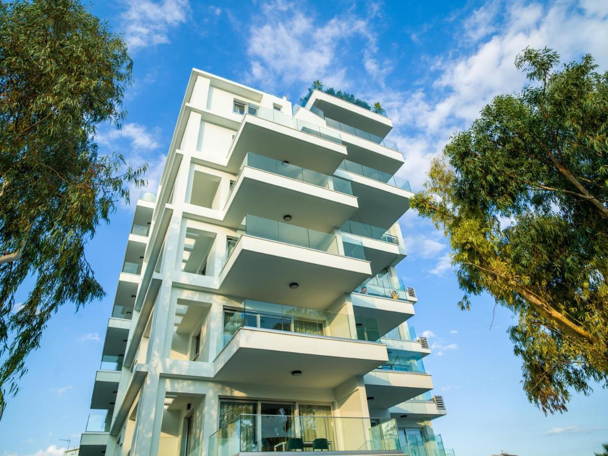 LIV Urban Suites Larnaca Bagian luar foto