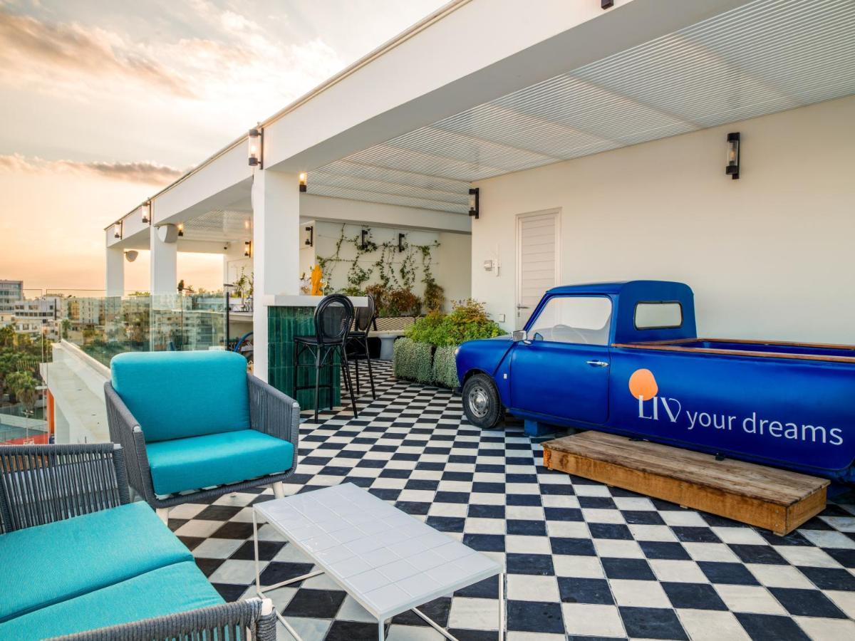 LIV Urban Suites Larnaca Bagian luar foto