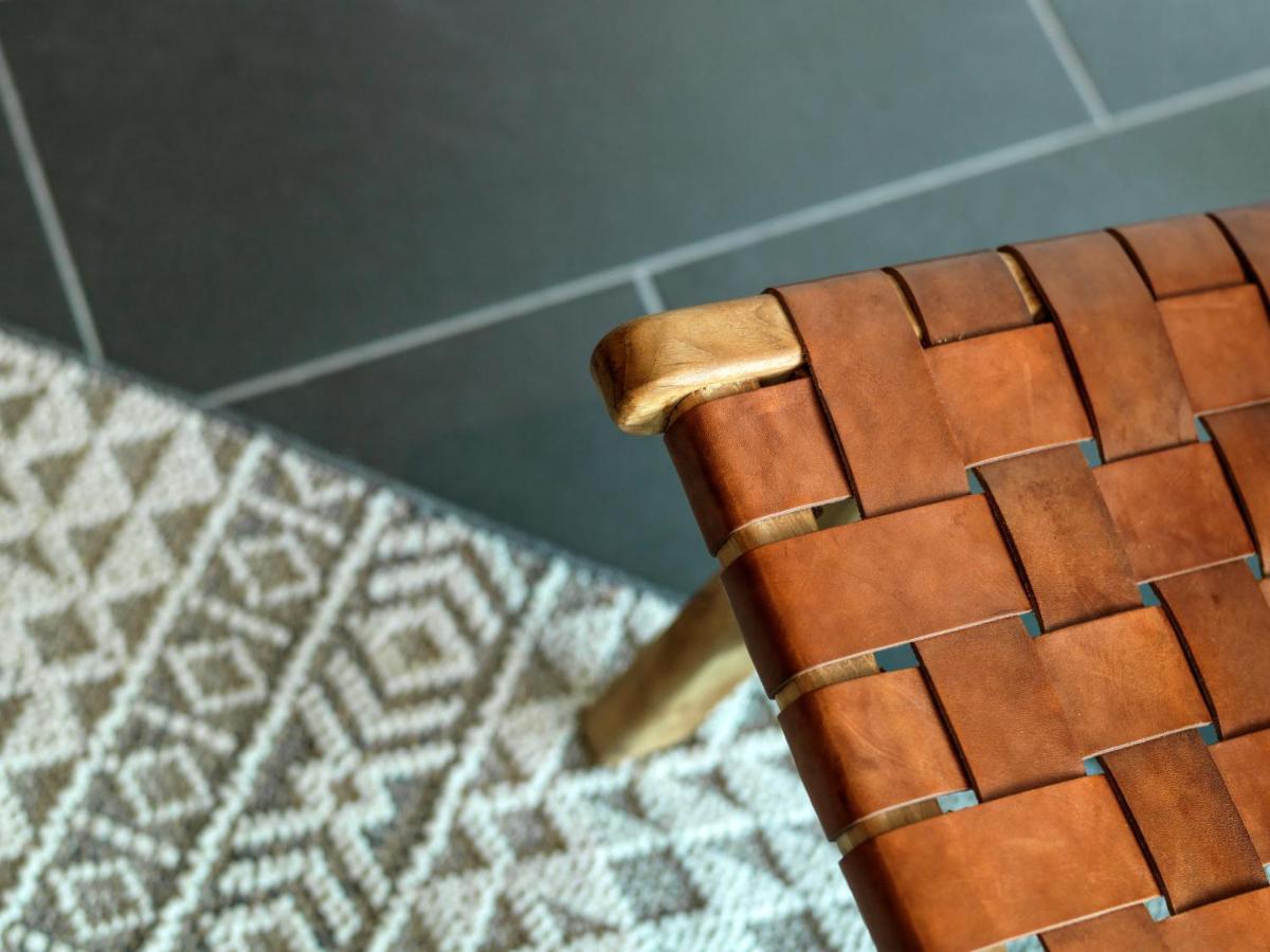LIV Urban Suites Larnaca Bagian luar foto