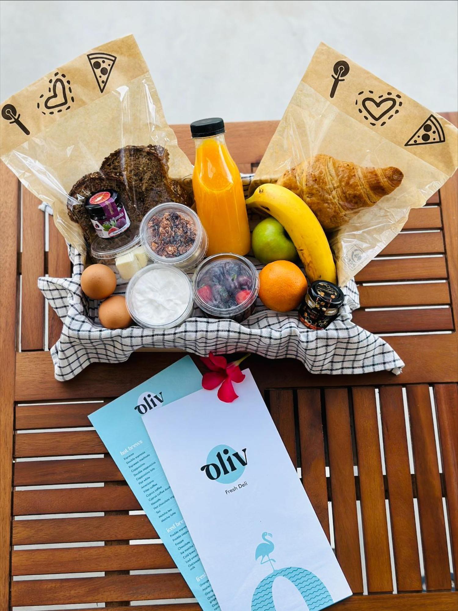LIV Urban Suites Larnaca Bagian luar foto